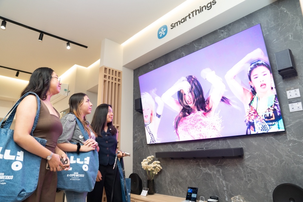 Samsung Electronics Showcases Galaxy AI Technology at K-Expo in Mexico